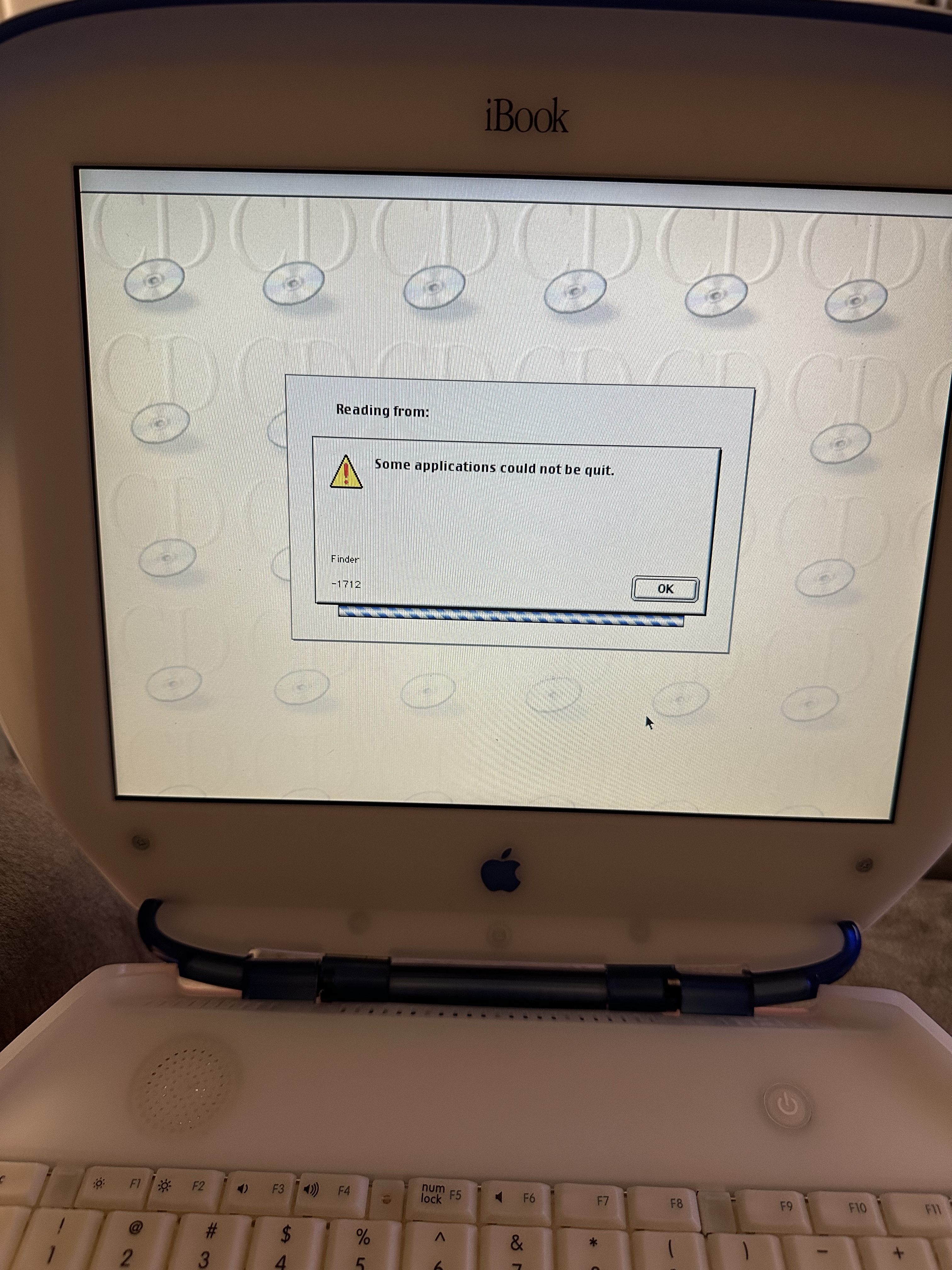 Notes about the iBook G3 Clamshell – The Cat Fox Life